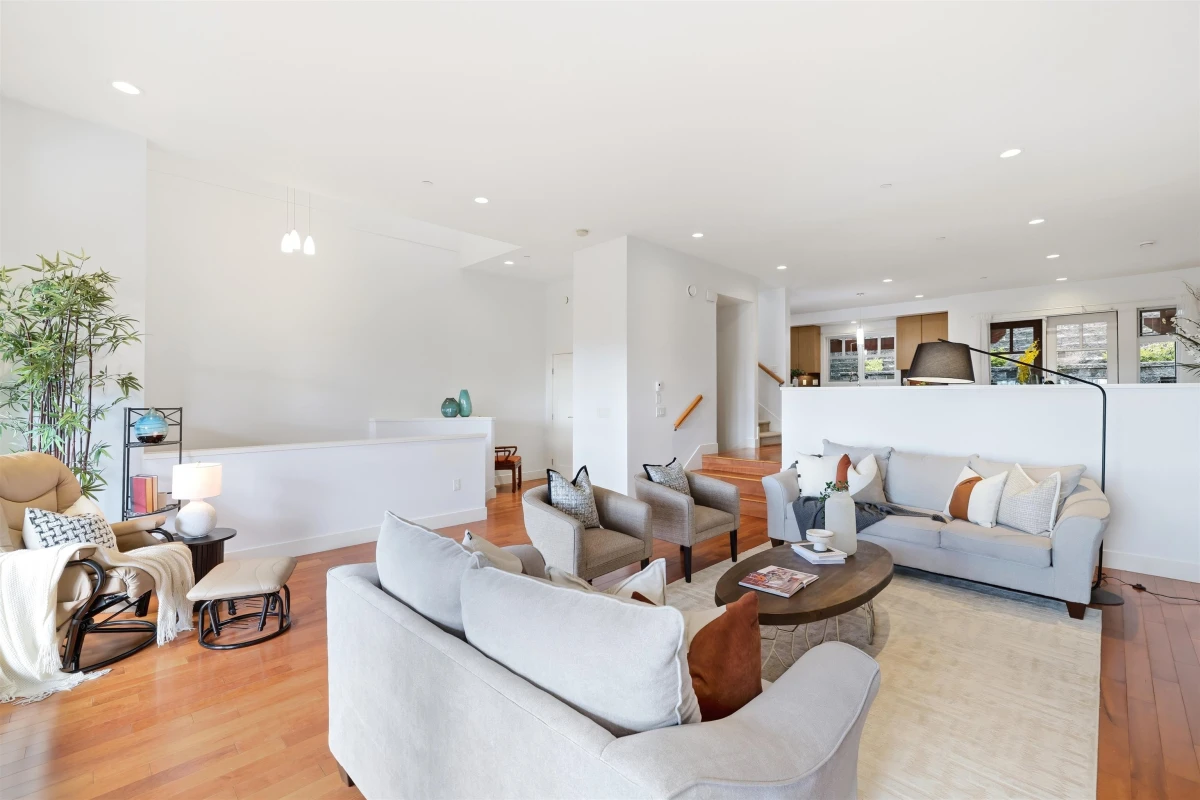 Dining Area Photo of 5 2555 Skilift Road, West Vancouver, BC