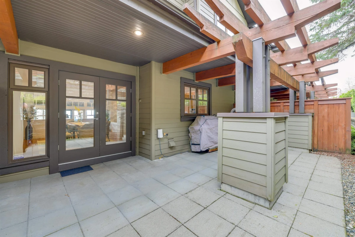 Front Yard Photo of 5 2555 Skilift Road, West Vancouver, BC