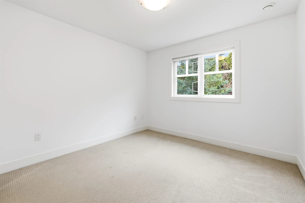 Hallway Photo of 5 2555 Skilift Road, West Vancouver, BC