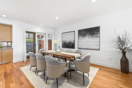 Kitchen Island Photo of 5 2555 Skilift Road, West Vancouver, BC