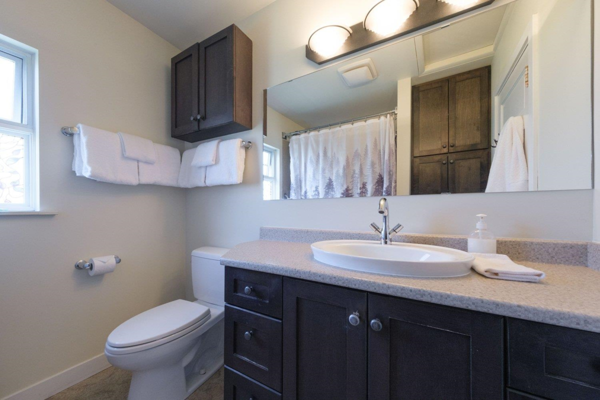 Guest Bathroom Photo of 4412 W River Road, Delta, BC