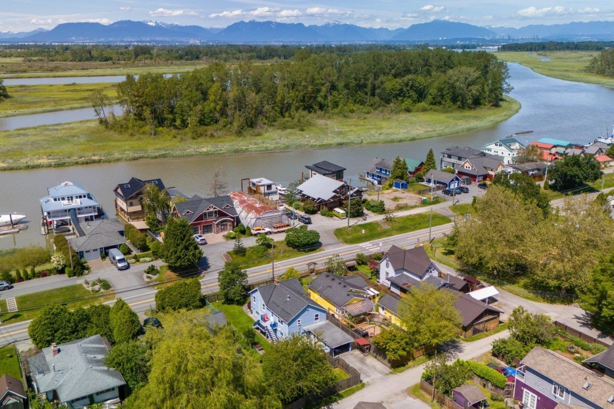 Outdoor Patio Photo of 4412 W River Road, Delta, BC