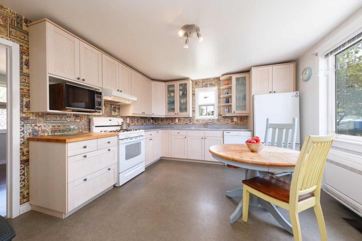 Primary Bedroom Photo of 4412 W River Road, Delta, BC