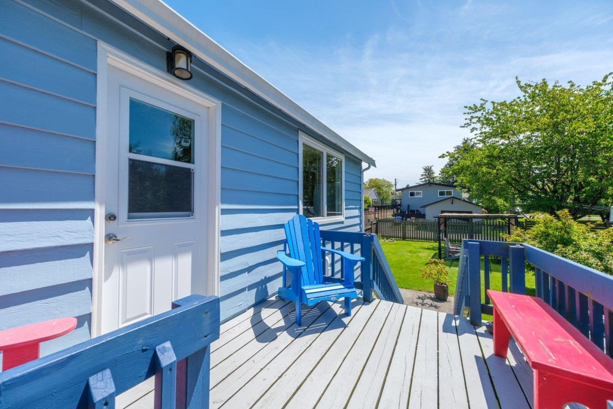 Staircase Photo of 4412 W River Road, Delta, BC