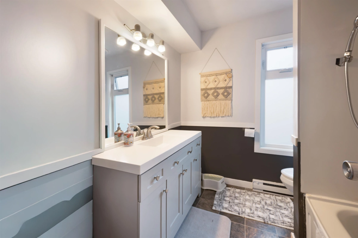 Entry Foyer Photo of 30 46689 First Avenue, Chilliwack, BC