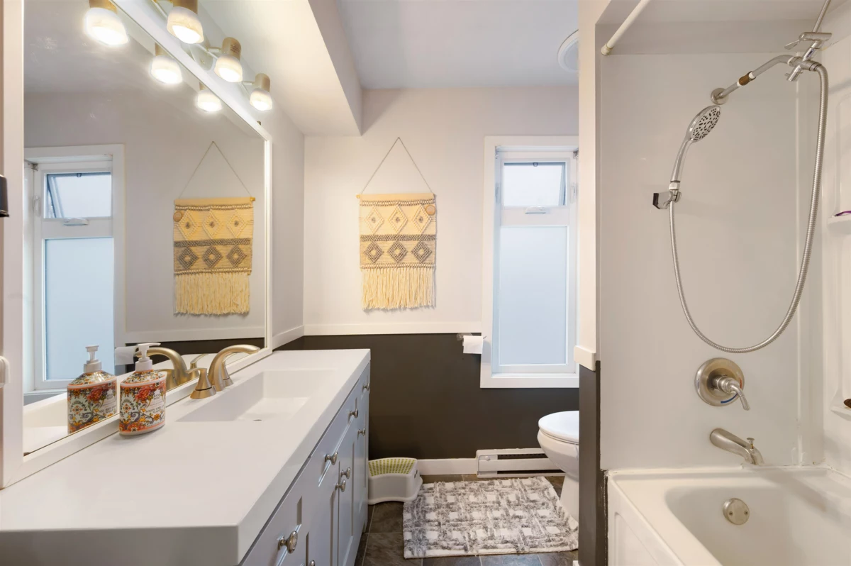 Hallway Photo of 30 46689 First Avenue, Chilliwack, BC