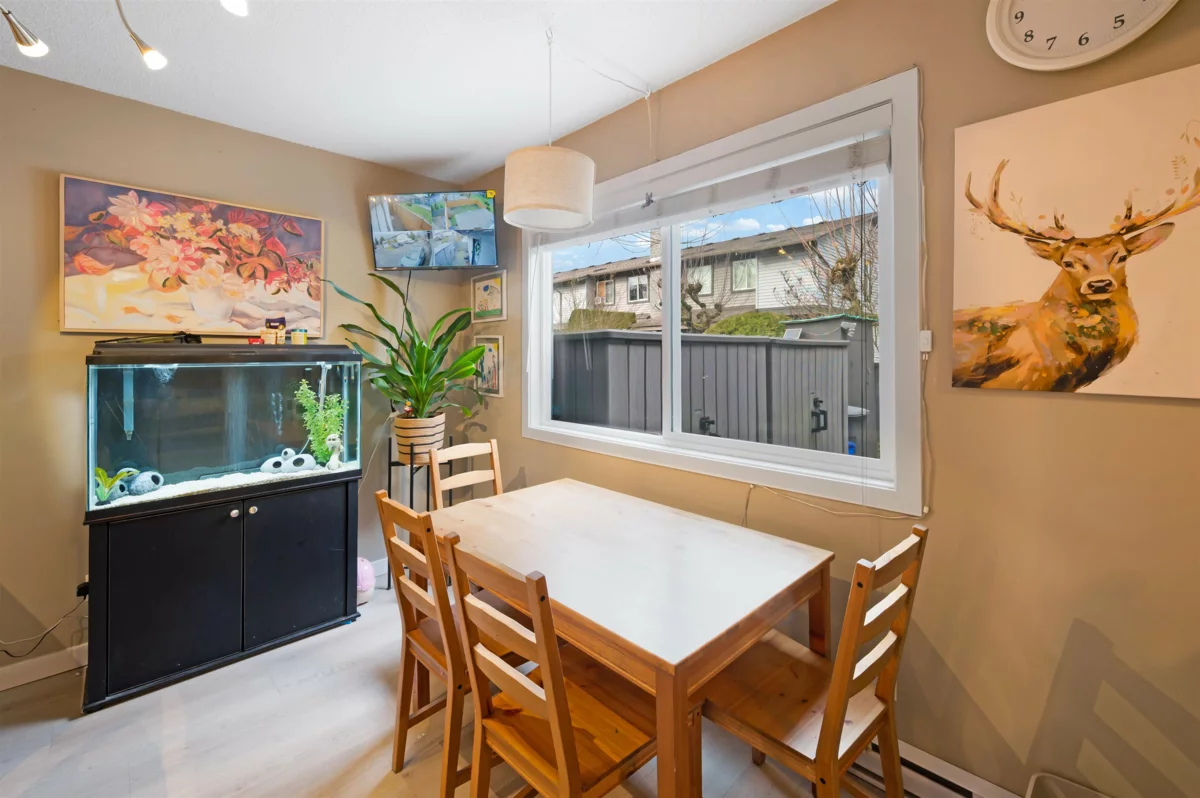 Kitchen Island Photo of 30 46689 First Avenue, Chilliwack, BC