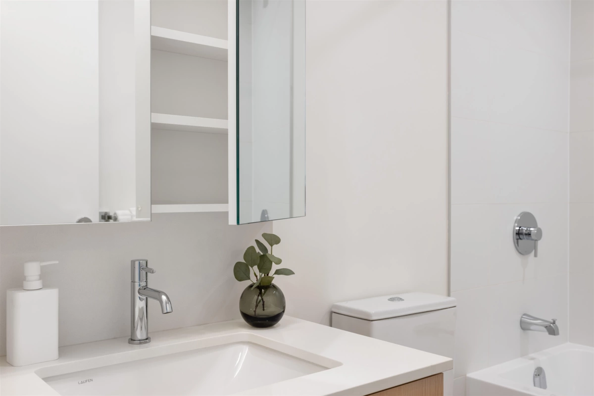 Primary Bathroom Photo of 3106 318 Alderson Avenue, Coquitlam, BC