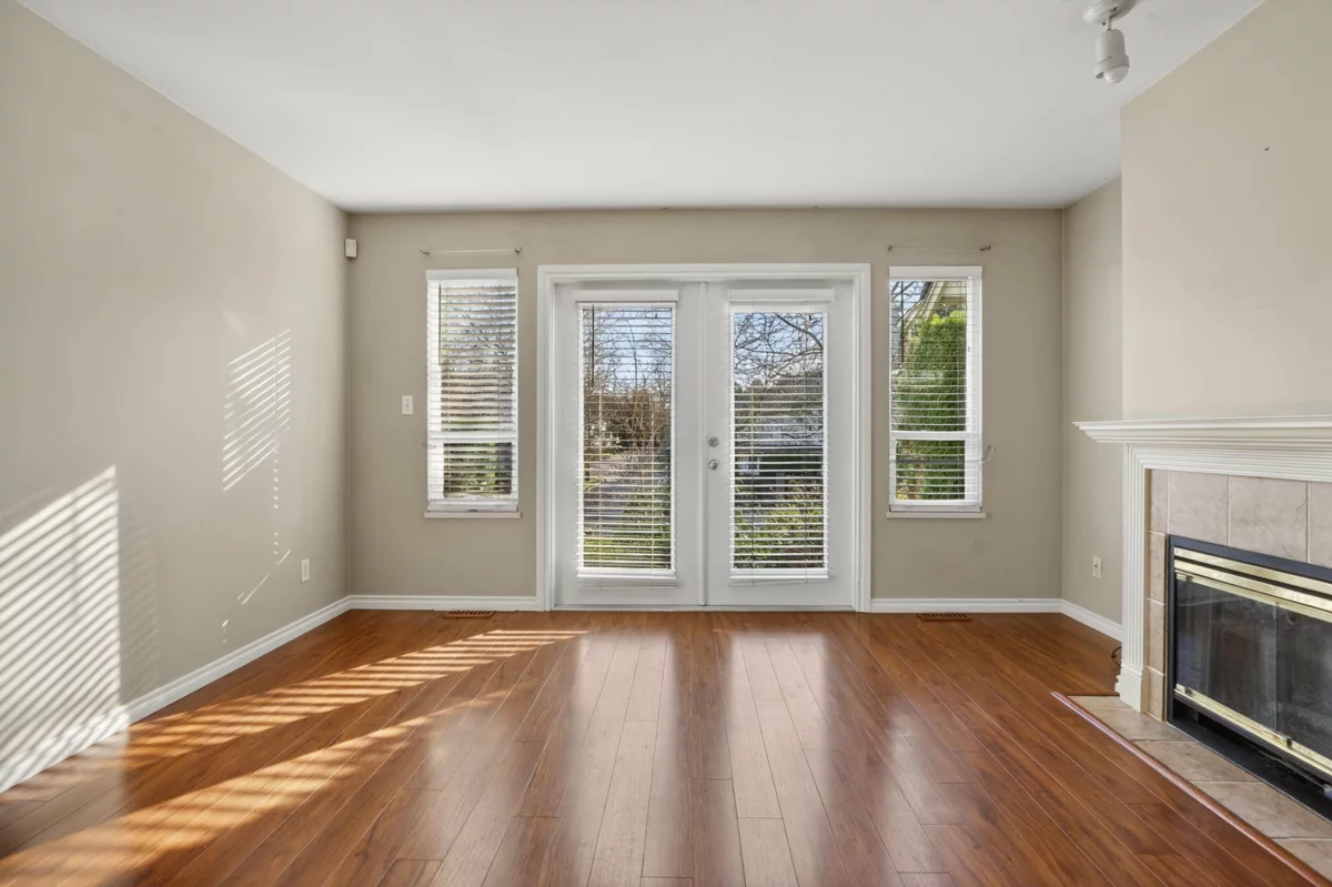 Kitchen Island Photo of 45 15488 101a Avenue, Surrey, BC