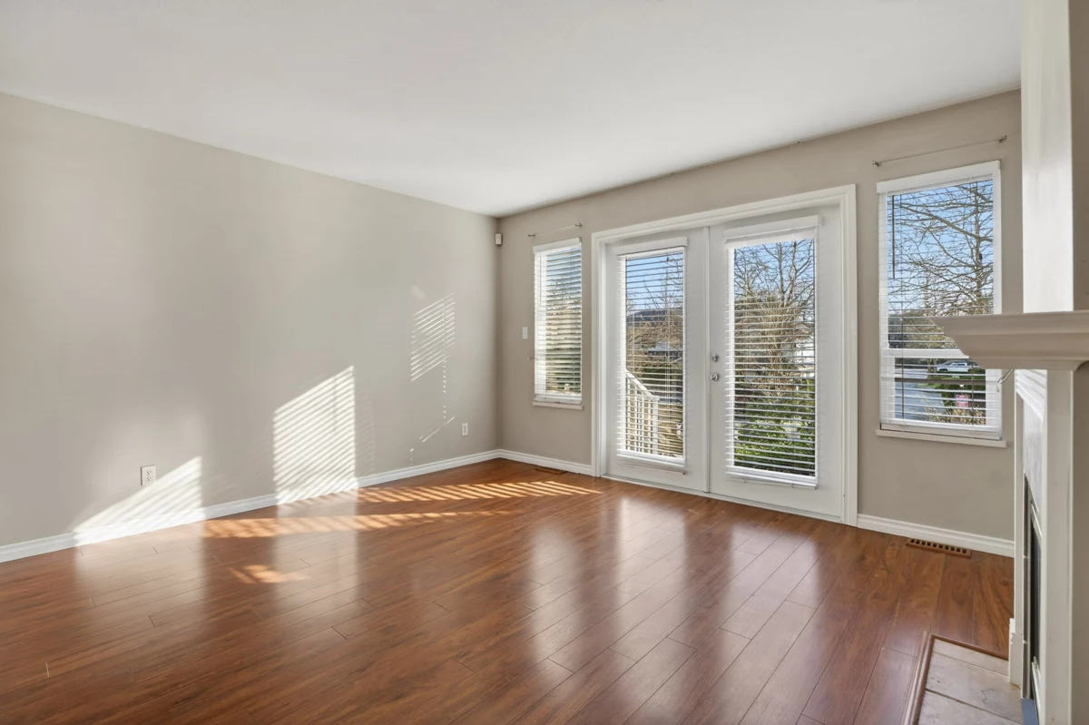 Kitchen Photo of 45 15488 101a Avenue, Surrey, BC