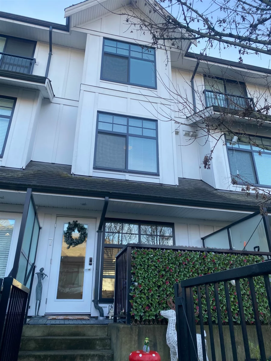 Hallway Photo of 7 5122 Canada Way, Burnaby, BC