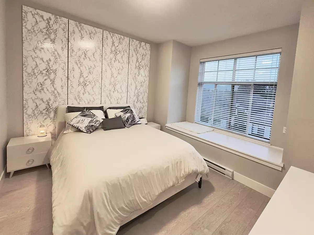 Primary Bathroom Photo of 7 5122 Canada Way, Burnaby, BC