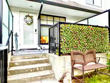 Entry Foyer Photo of 7 5122 Canada Way, Burnaby, BC