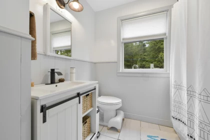 Office / Den Photo of 370 Campbell Bay Road, Mayne Island, BC