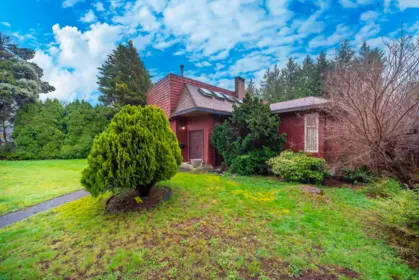 5734 Eglinton Street, Burnaby, BC, Burnaby — Single Family Residence for sale