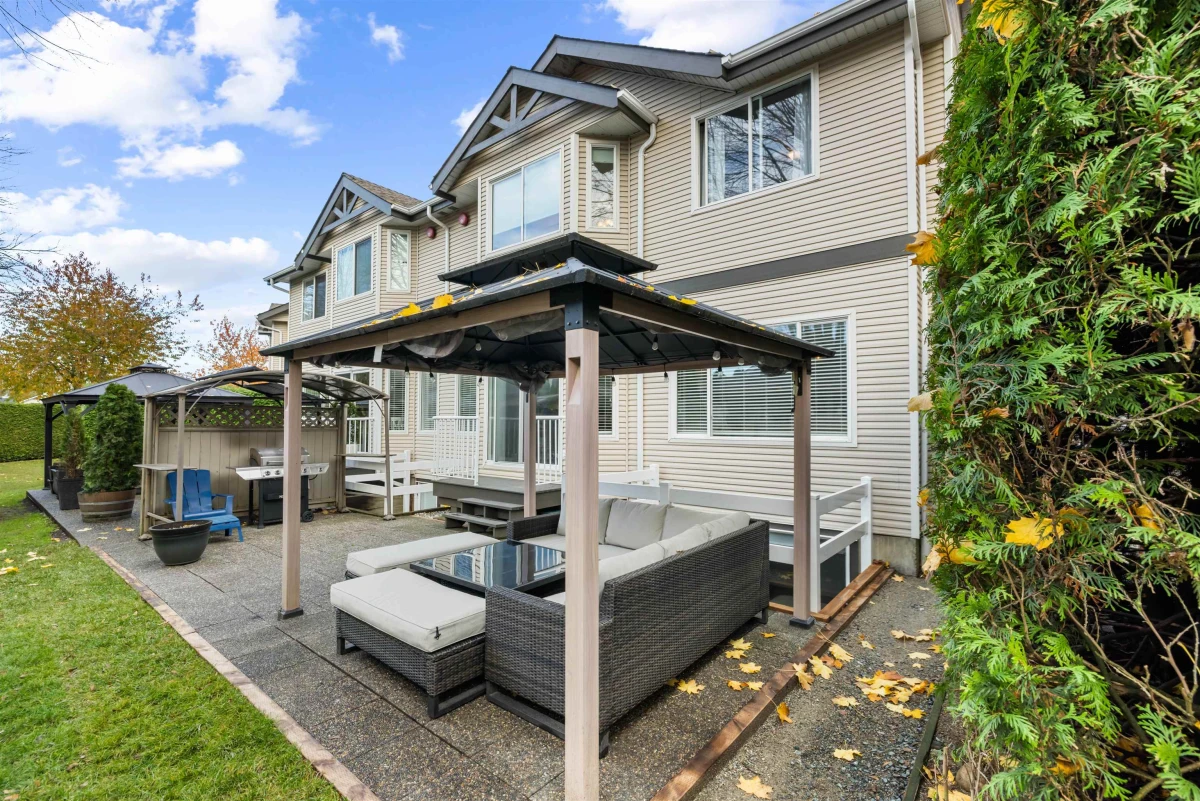 Family Room Photo of 4 20750 Telegraph Trail, Langley, BC
