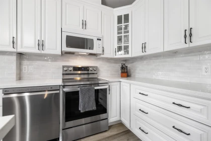 Kitchen Island Photo of 4 20750 Telegraph Trail, Langley, BC