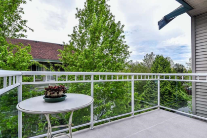 Breakfast Nook Photo of 404 8115 121a Street, Surrey, BC