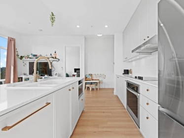 Primary Bathroom Photo of 405 708 Edgar Avenue, Coquitlam, BC