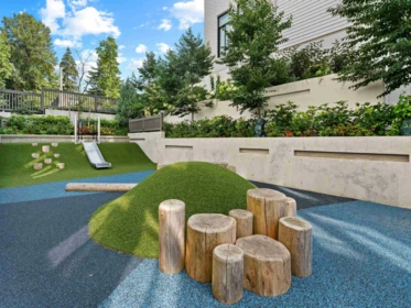 Swimming Pool Photo of 405 708 Edgar Avenue, Coquitlam, BC