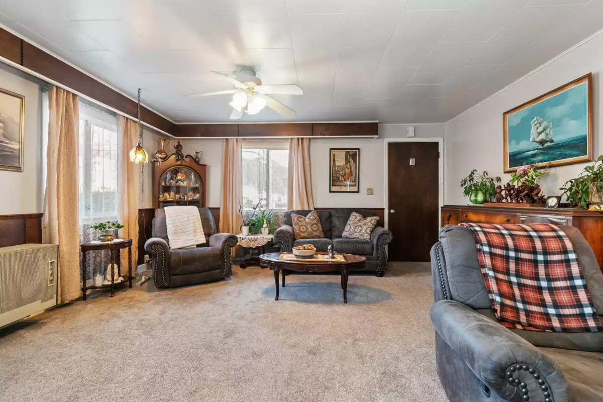 Living Room Photo of 6994 Cheam Avenue, Agassiz, BC