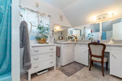 Guest Bathroom Photo of 6994 Cheam Avenue, Agassiz, BC