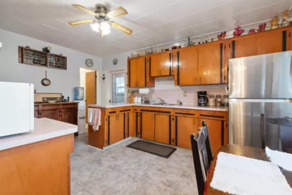 Kitchen Island Photo of 6994 Cheam Avenue, Agassiz, BC