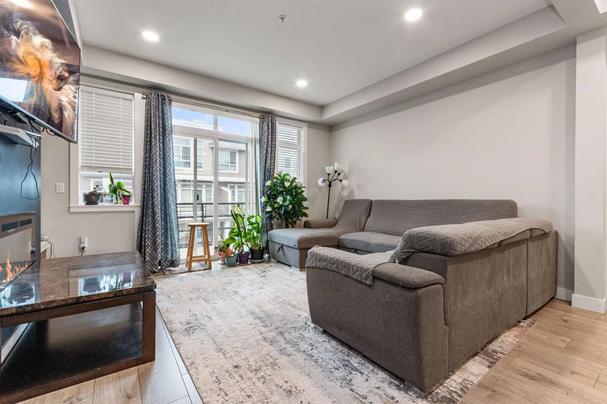 Dining Area Photo of 98 8413 Midtown Way, Chilliwack, BC