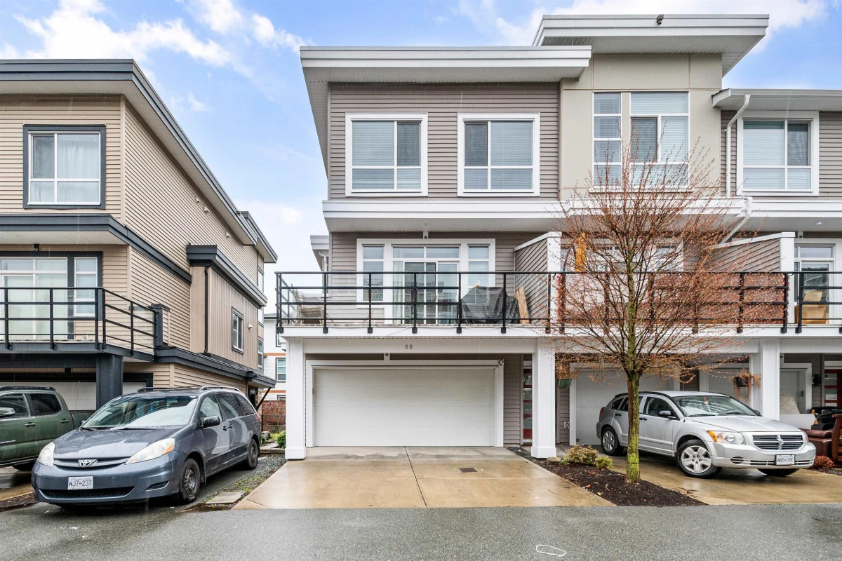 Living Room Photo of 98 8413 Midtown Way, Chilliwack, BC