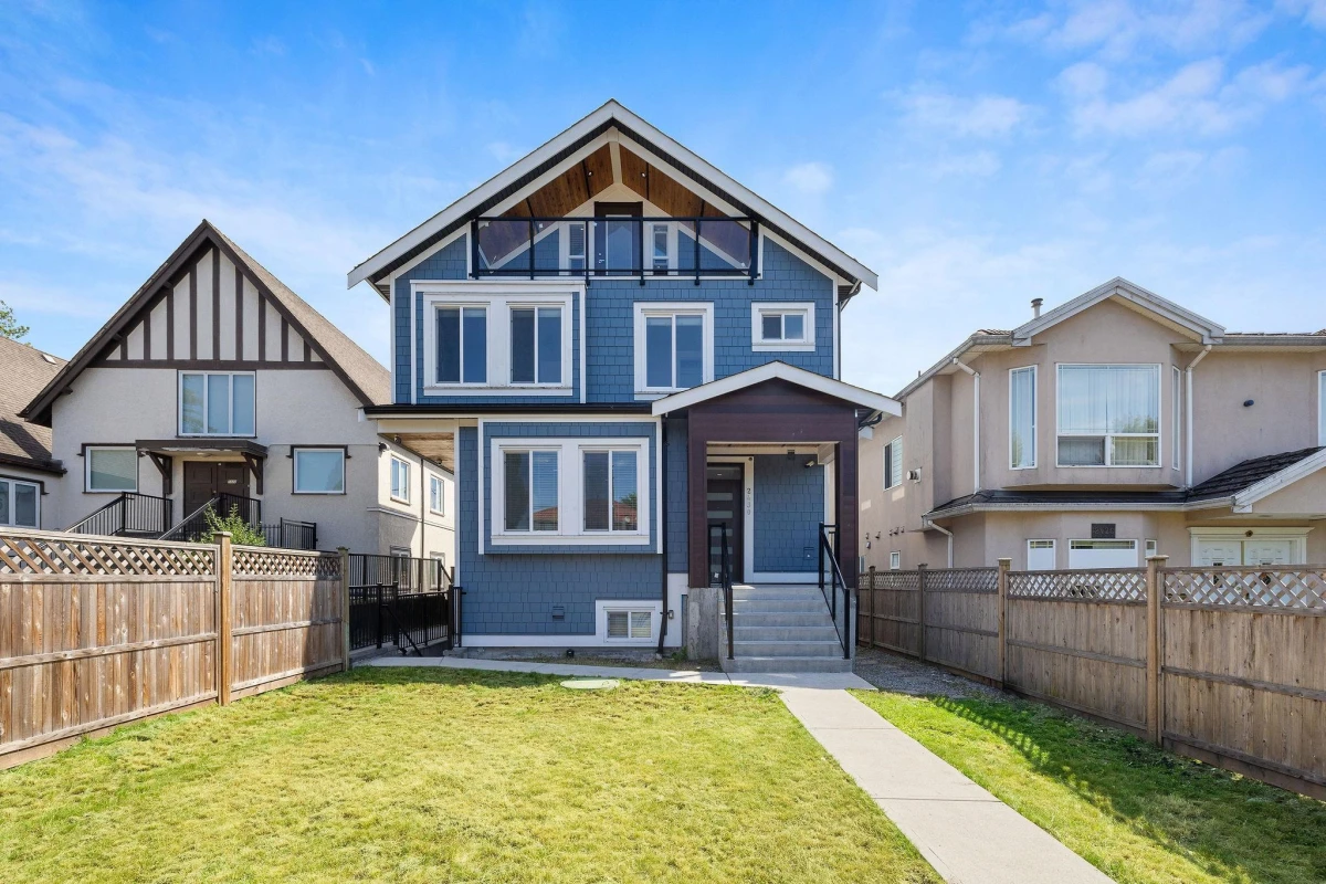 Exterior Rear Photo of 1 2430 E 41 Street, Vancouver, BC