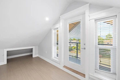 Staircase Photo of 1 2430 E 41 Street, Vancouver, BC