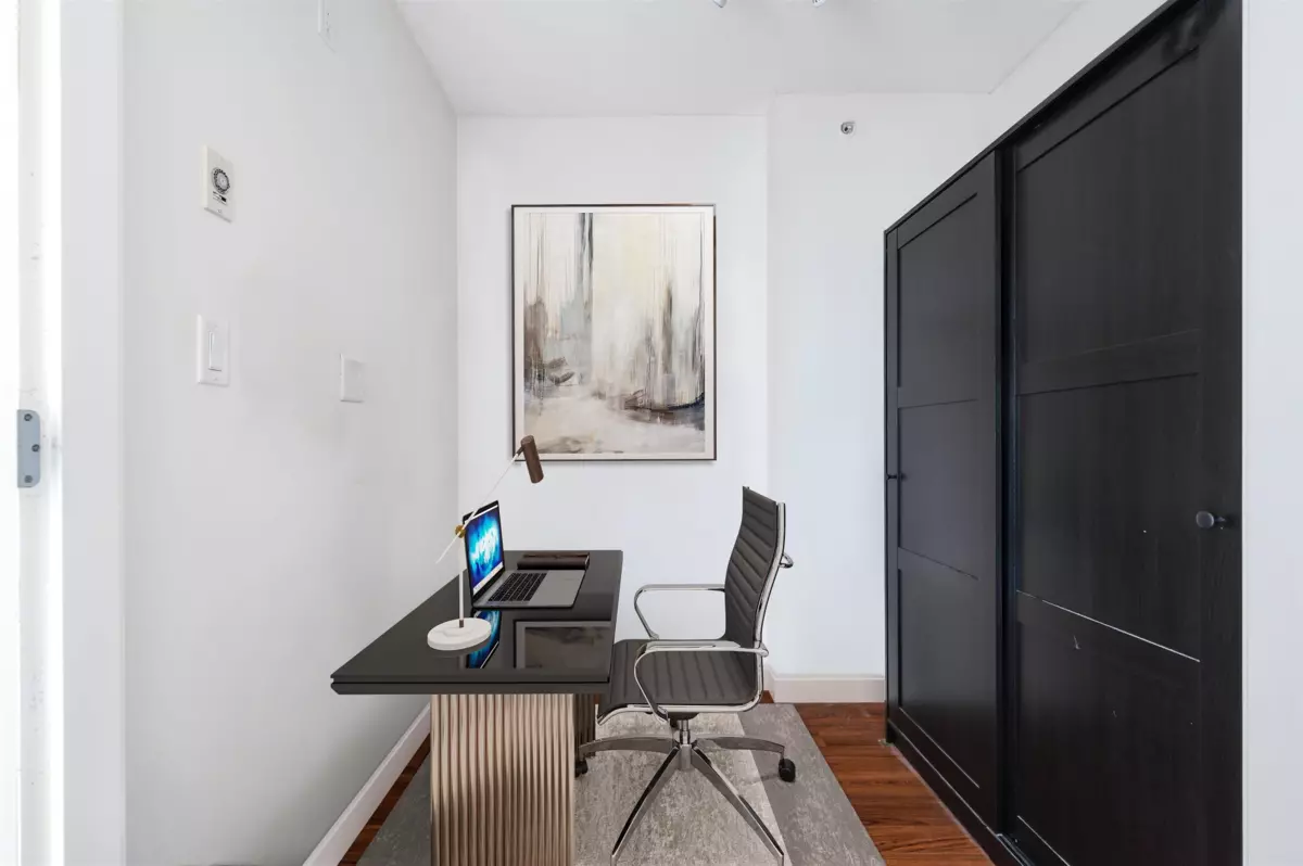 Dining Area Photo of 1708 1001 Richards Street, Vancouver, BC