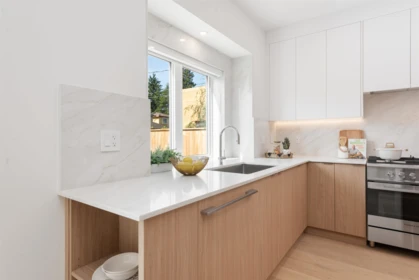 2 2750 W 19th Avenue, Vancouver, BC, Vancouver — Half Duplex for sale