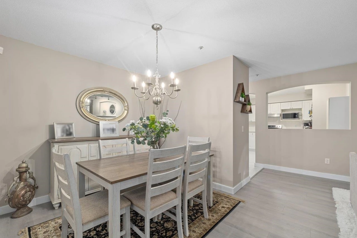 Family Room Photo of 208 20976 56 Avenue, Langley, BC