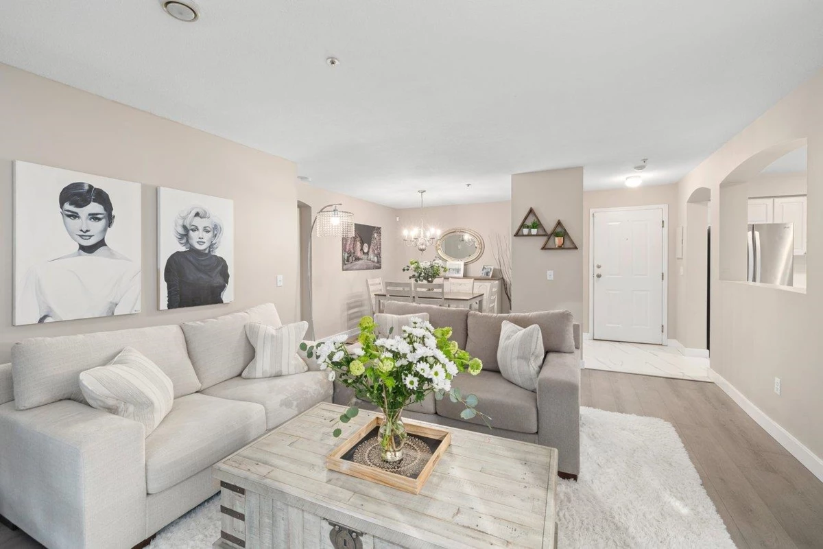 Living Room Photo of 208 20976 56 Avenue, Langley, BC