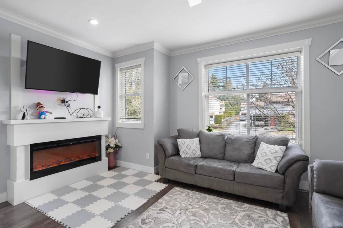 Dining Area Photo of 8 33860 Marshall Road, Abbotsford, BC
