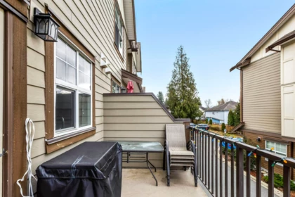 Front Yard Photo of 8 33860 Marshall Road, Abbotsford, BC