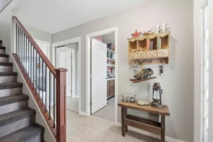 20402 Walnut Crescent, Maple Ridge, BC, Maple Ridge — Single Family Residence for sale