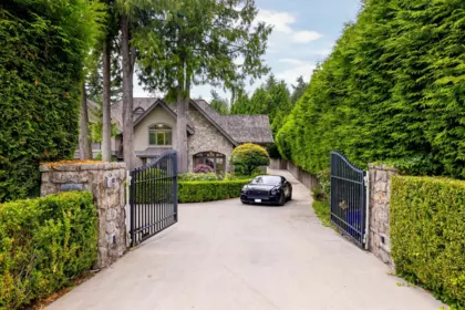 Hot Tub / Spa Photo of 920 Pyrford Road, West Vancouver, BC