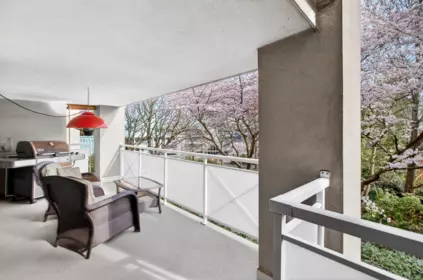 Hallway Photo of 205 15140 29a Avenue, Surrey, BC