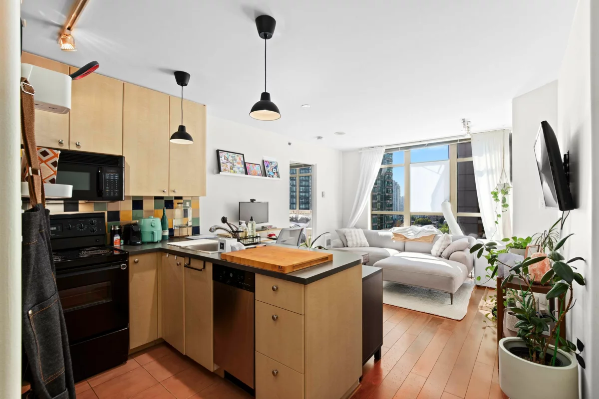 Family Room Photo of 1105 819 Hamilton Street, Vancouver, BC