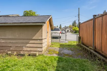 Garage Interior Photo of 2671 Victoria Street, Abbotsford, BC