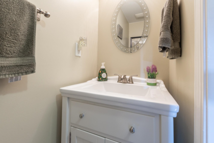 Guest Bathroom Photo of 102 27044 32 Avenue, Langley, BC