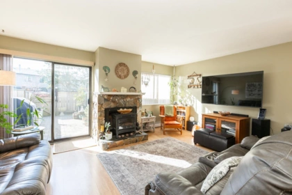Powder Room Photo of 102 27044 32 Avenue, Langley, BC
