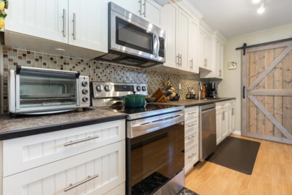 Primary Bedroom Photo of 102 27044 32 Avenue, Langley, BC