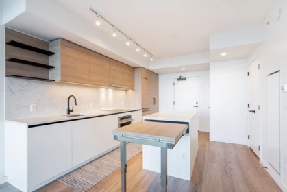 Primary Bathroom Photo of 2111 13428 105 Avenue, Surrey, BC