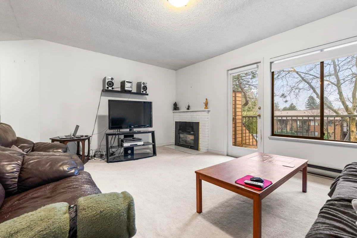 Living Room Photo of 2207 10620 150 Street, Surrey, BC