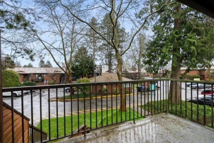 Entry Foyer Photo of 2207 10620 150 Street, Surrey, BC