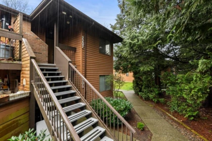 Hallway Photo of 2207 10620 150 Street, Surrey, BC