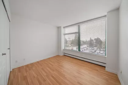 Basement Recreation Room Photo of 303 15466 North Bluff Road, White Rock, BC
